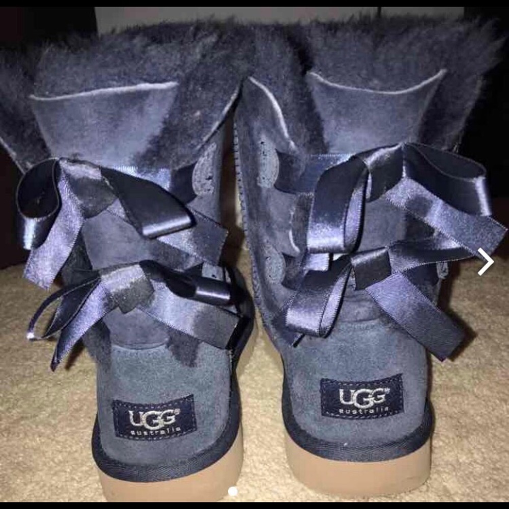 Dark blue Uggs 🌹